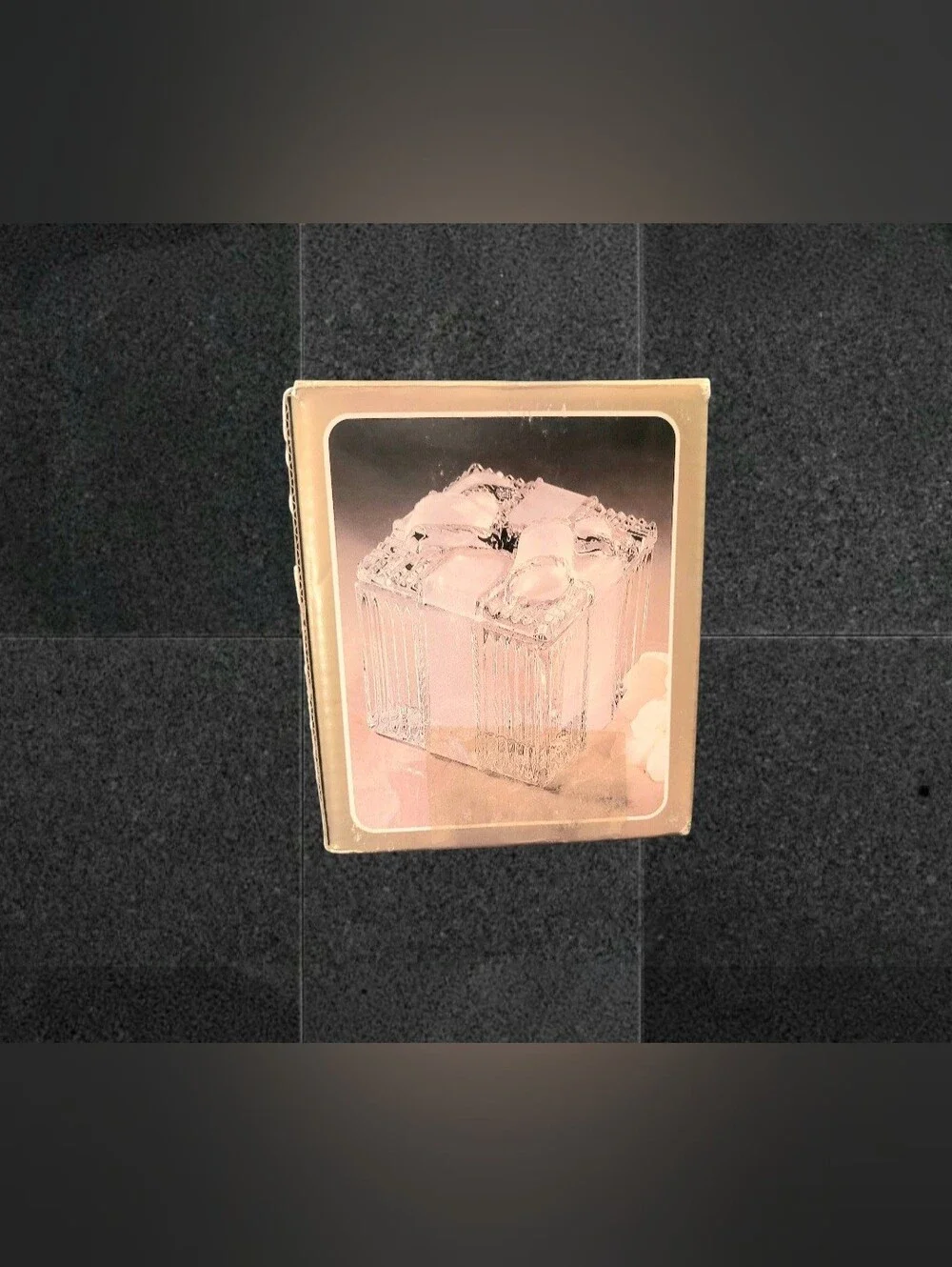 VINTAGE ANNAHÜTTE GLASSWORKS TRINKET BOX 24% PbO REAL LEAD CRYSTAL 3 1/4
